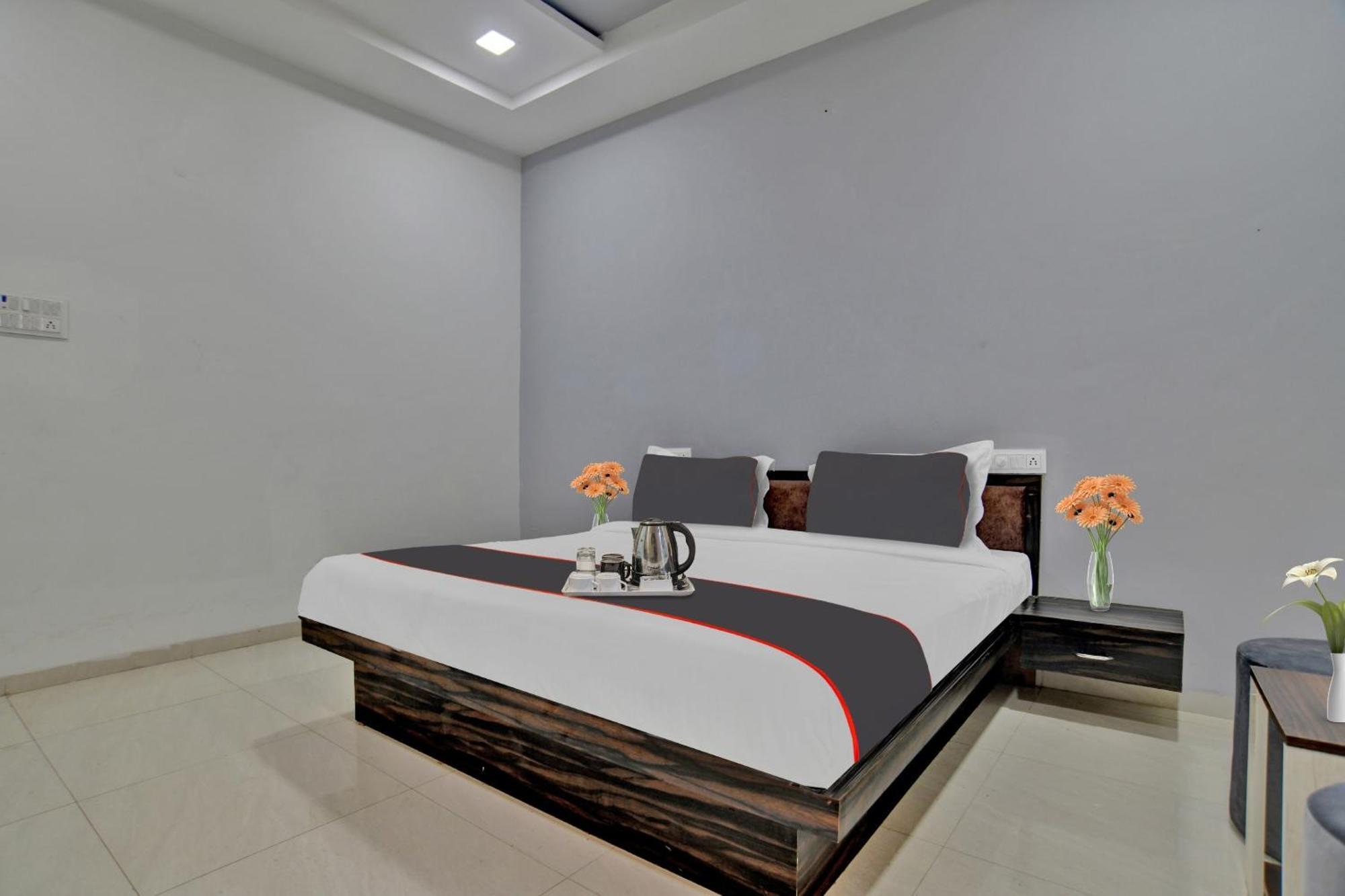 Hotel Collection O Heritage Indore Esterno foto