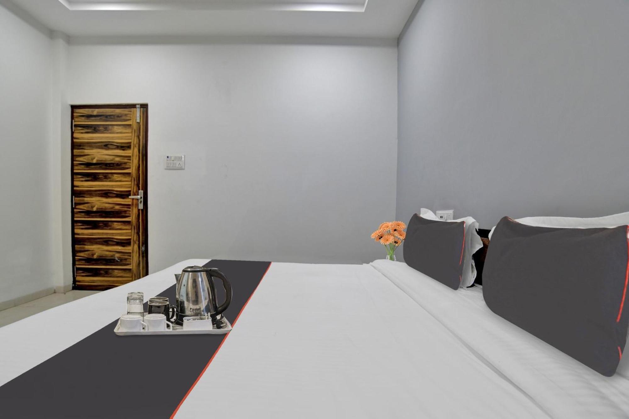Hotel Collection O Heritage Indore Esterno foto