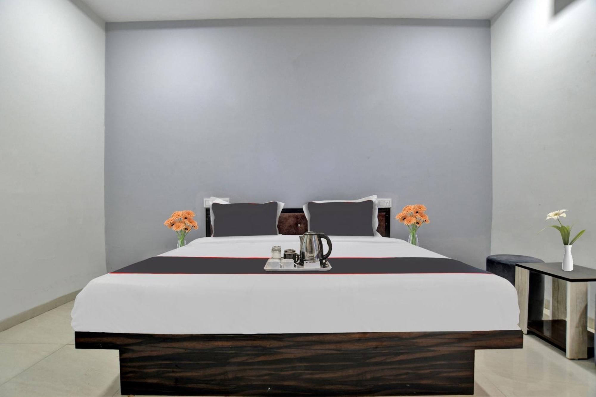 Hotel Collection O Heritage Indore Esterno foto